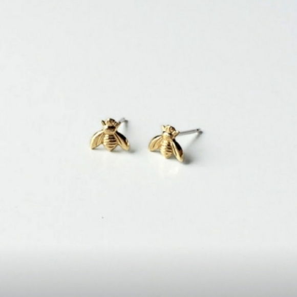NEW Tiny Golden Bee Stud Earrings - Picture 4 of 4